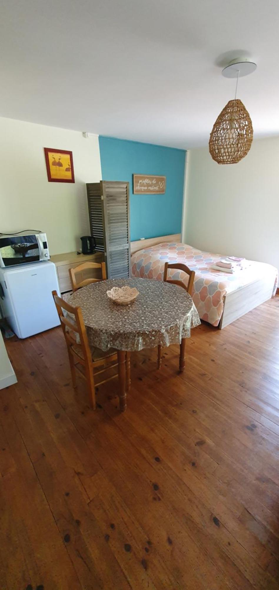 Le Studio De Rochavelle Apartment Chiche Luaran gambar